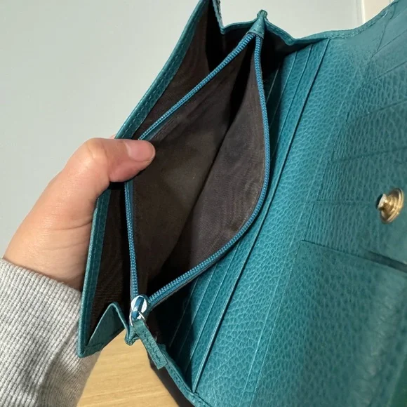 Gucci Beige and Teal Signature Wallet - Picture 14 of 15